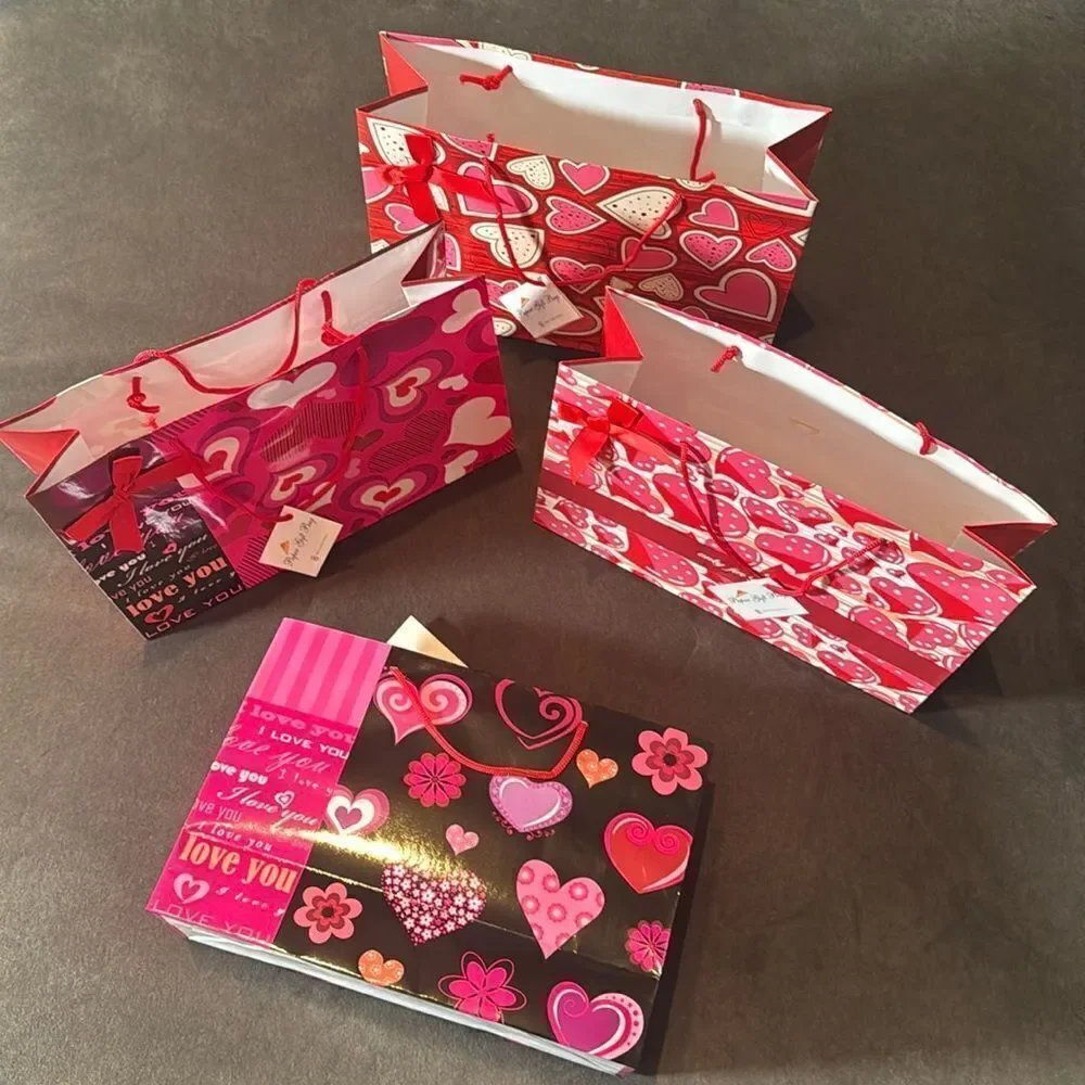 Gift Bag Bundle of 12 Valentine’s Day Birthday or Special Occasion Gift Bags NEW